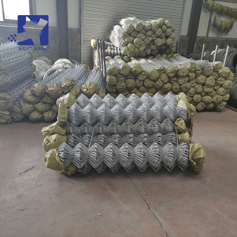 Easily Assembled  Waterproof  Customized  Hot Dip Galvanized Chain Link Fencing With Barbed Wire