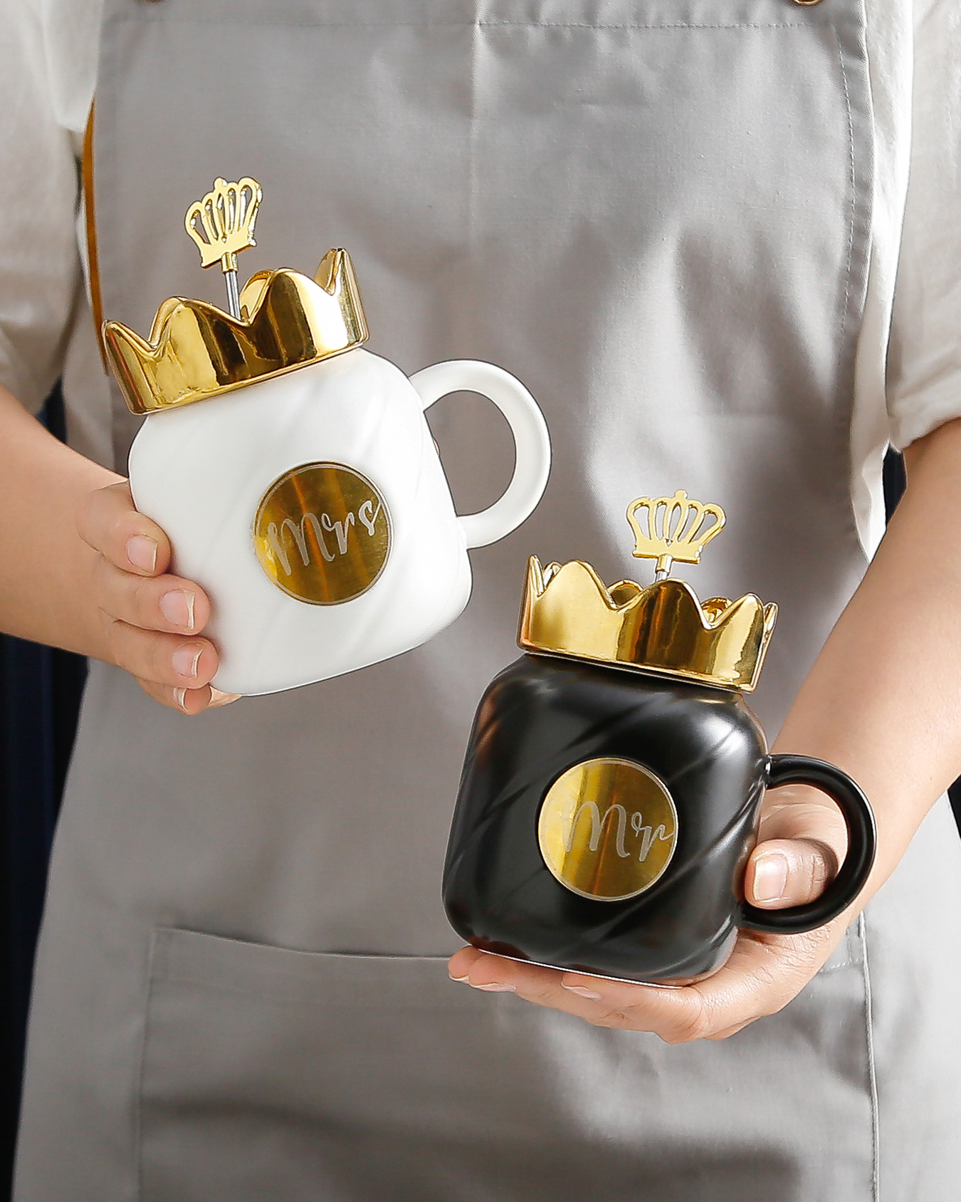 Valentine's Couple Embossed Line Mug Special Design MR MRS Crown White Black Edible Reusable Ceramic Coffee Cup