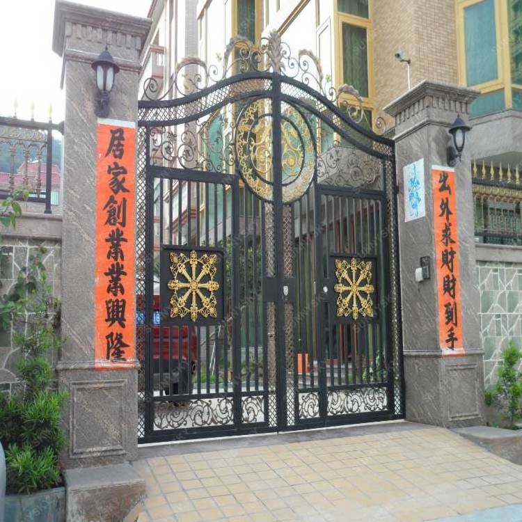 XIYATECH Simple Pipe Interior Temple Modern Metal Steel Double Swing Wrought Iron Fence Small Latest Main Gate Designs