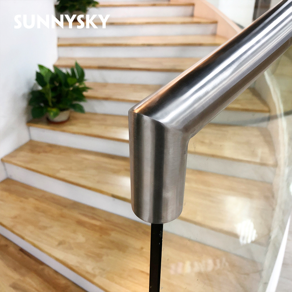 China Manufacturer Interior House Floating Stairs Wooden Treads Glass Railing Staircase Design