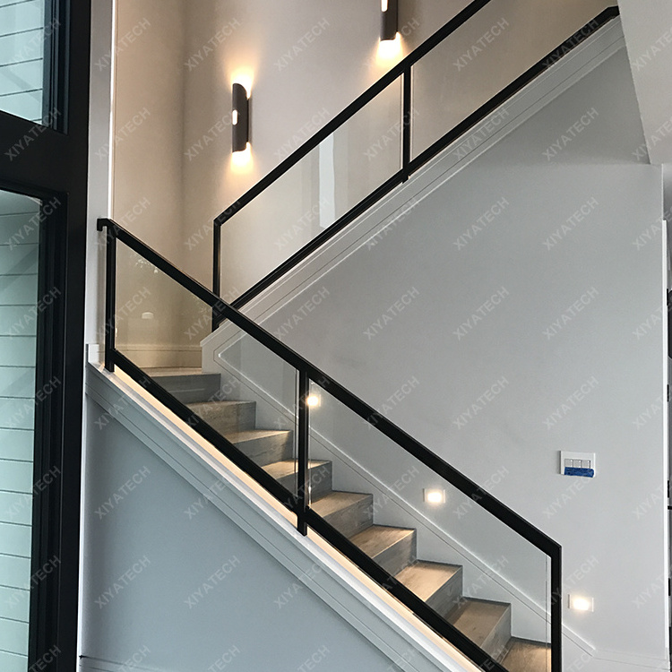 China Manufacturer Interior House Floating Stairs Wooden Treads Glass Railing Staircase Design