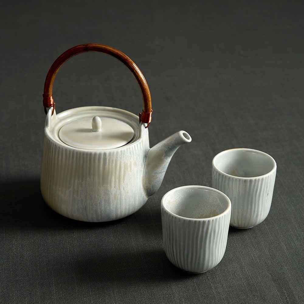 High Quality 700ml Japanese Style Unique Porcelain Tea Coffee Pot,Ceramic Teapot And Small Cup Set For Restaurant Cafe