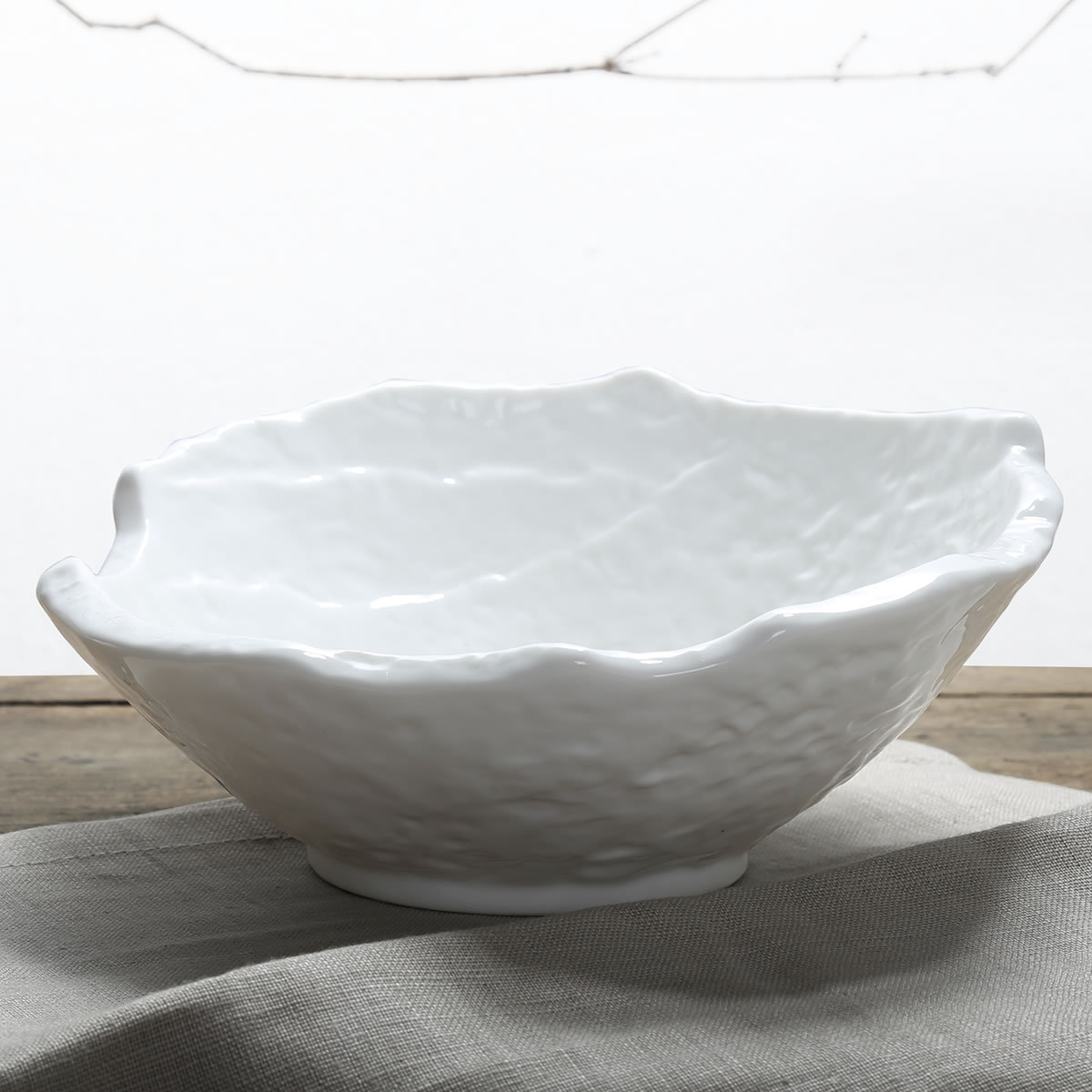 Factory direct wholesale restaurant irregular shape ceramic matte black slanted ramen bowl,porcelain white dessert bowl