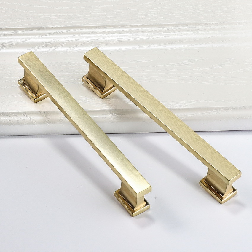 China Manufacturer European Market Best-Selling Brushed Gold Hardware Door Kitchen Drawer Cabinet Pulls Handles and Knobs