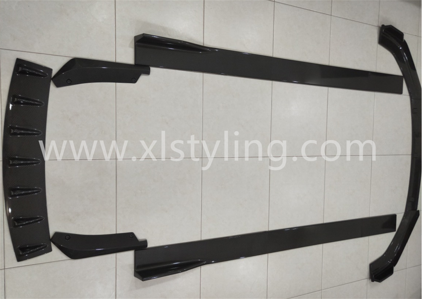 Hot selling car facelift universal body kits Front bumper lip side skirts extension rear diffuser For sedan saloon cars