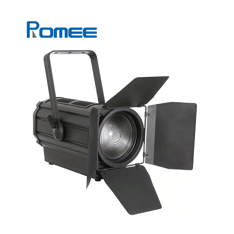 3200k/6500k 300W Zoom LED Fresnel Light DMX512 With Strobe Effect For Studio Theater Lighting