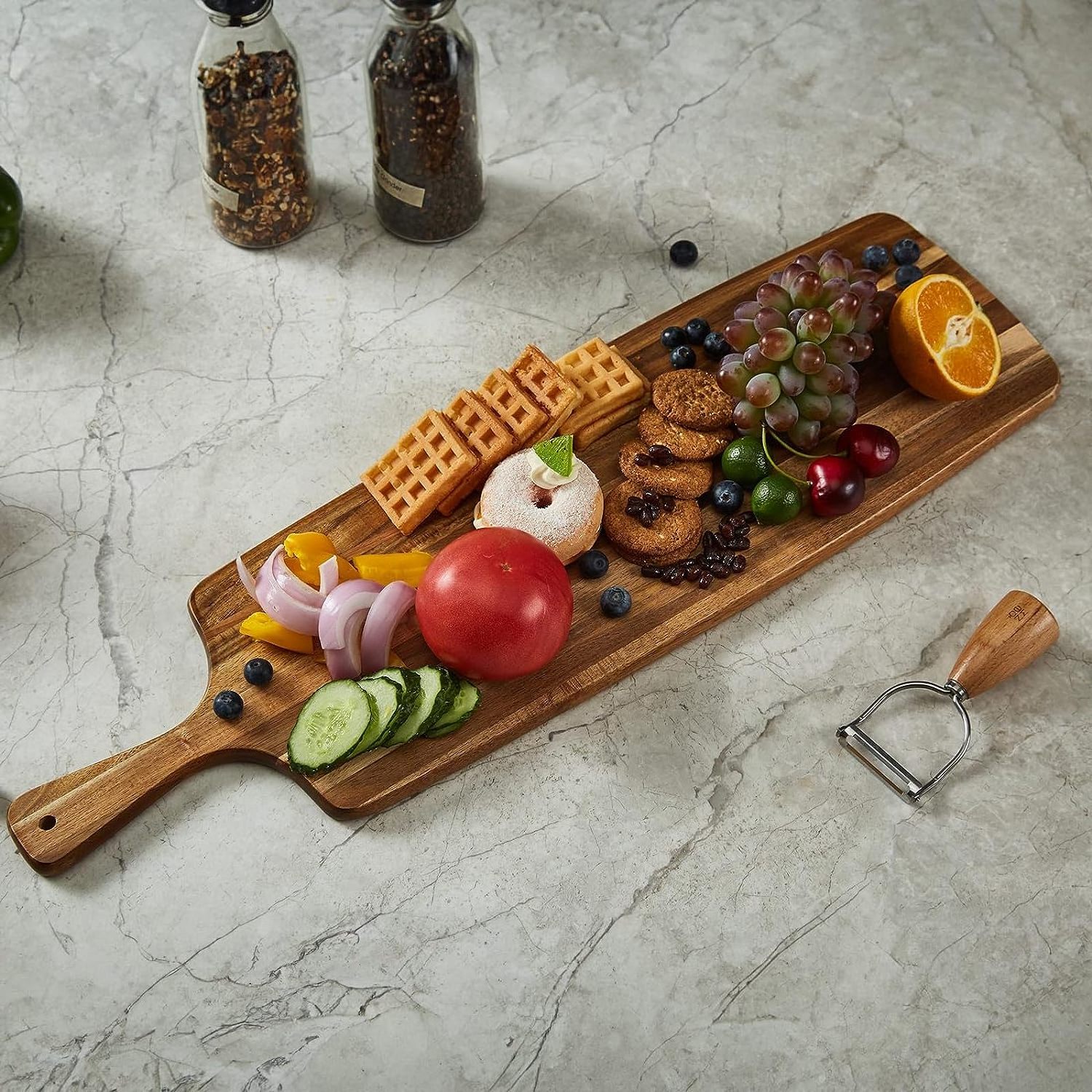 Factory direct Acacia Wood Cutting Board and Large Charcuterie Board with Handle for serving tray