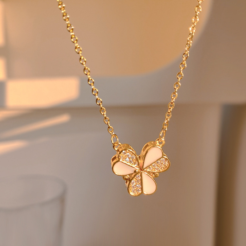 Wholesale Jewelry Fashion Four Leaf Clover Crystal Magnet Necklace Personality Gold Plated Stainless Steel Necklace For Women