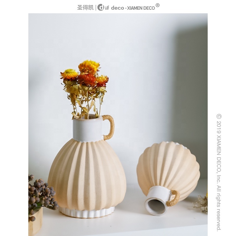 New product 2022 popular custom print vases unpainted bisque ceramic vase minimalist home decor