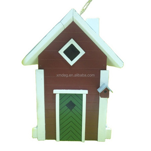 Hot Selling Custom wood squirrel feeder Wholesale Cafe Style Wooden Bird Feeder