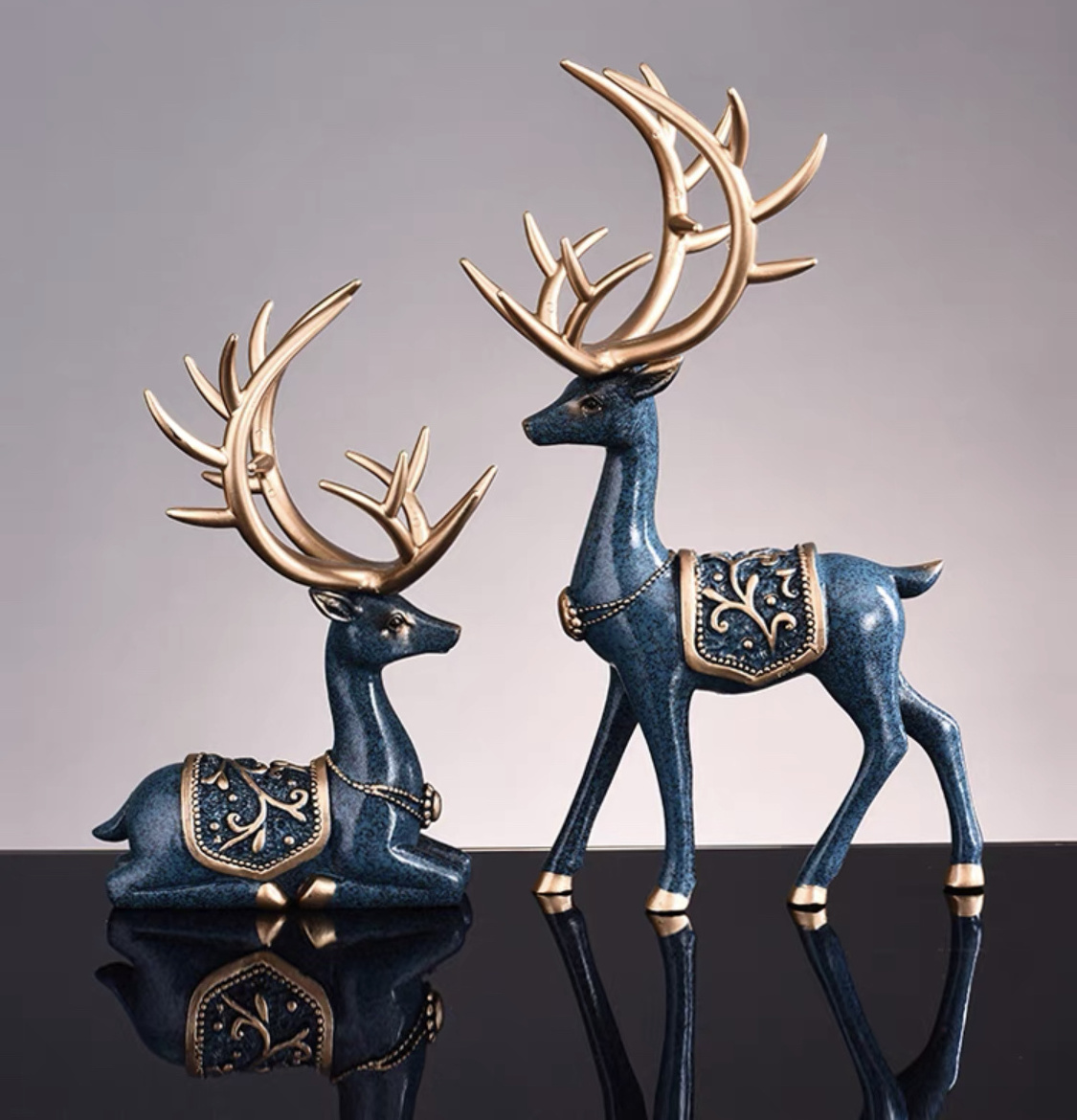 Shop Hotel Mall Decoration Customized Size Resin Reindeer &Deer Sculpture Festival Party Christmas Deer Statue Decoration