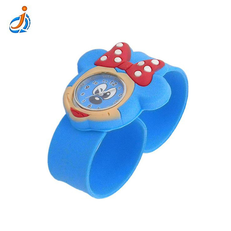 New design wholesale water proof soft digital silicone smart watch made in China