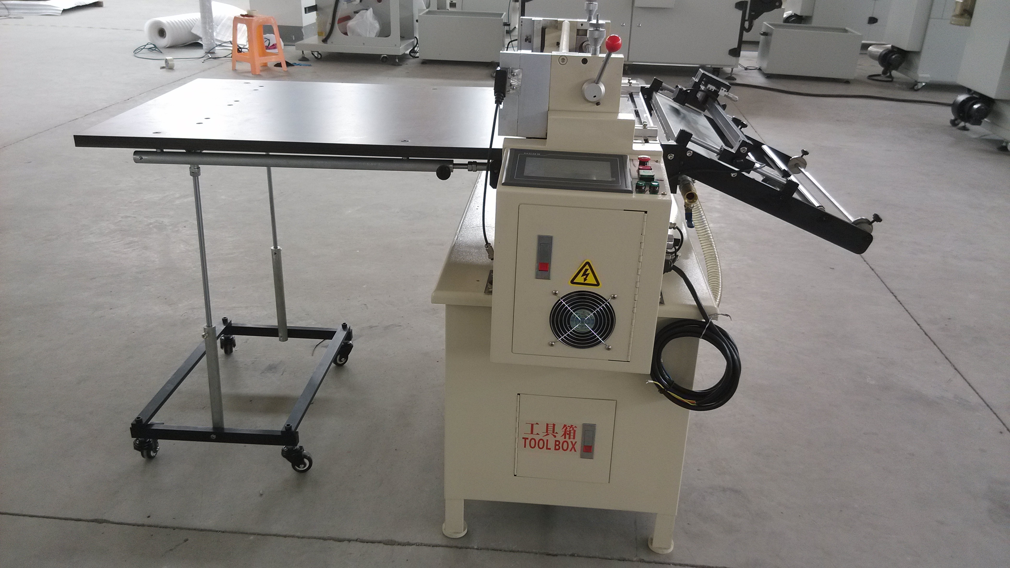 Automatic Roll to Sheet Cutting Machine