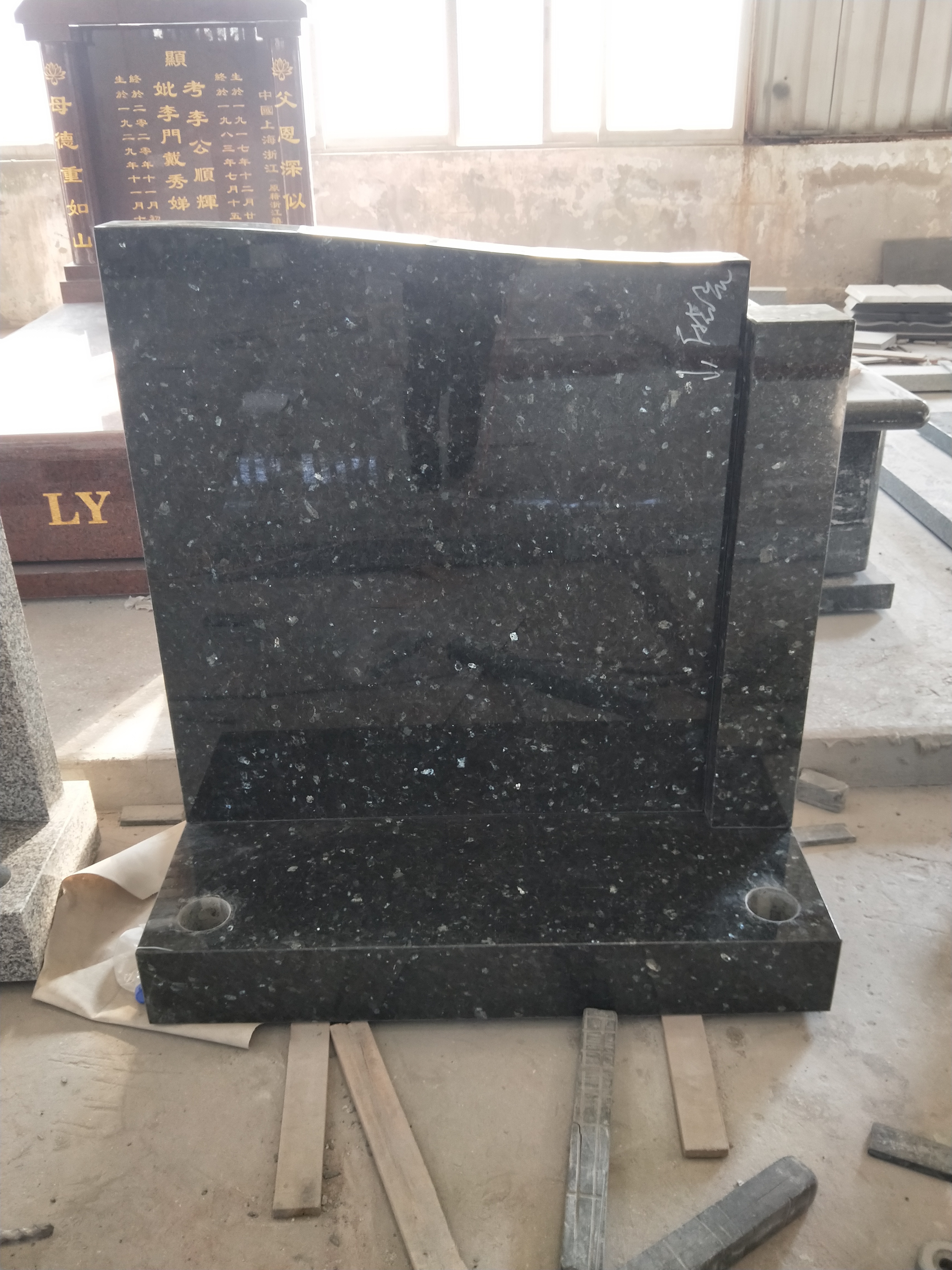 Black pearl granite Tombstone with standard serp top headstones monument