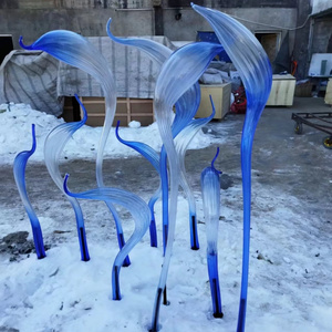 Outdoor decorative blue Swan Head sculpture hotel restaurant hallway yard garden decor Murano glass red-crowned crane sculpture