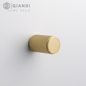 Qiansi HK0052 Luxury Unique Furniture kitchen drawer pull knobs Designer Knurling Brass Handle Knob