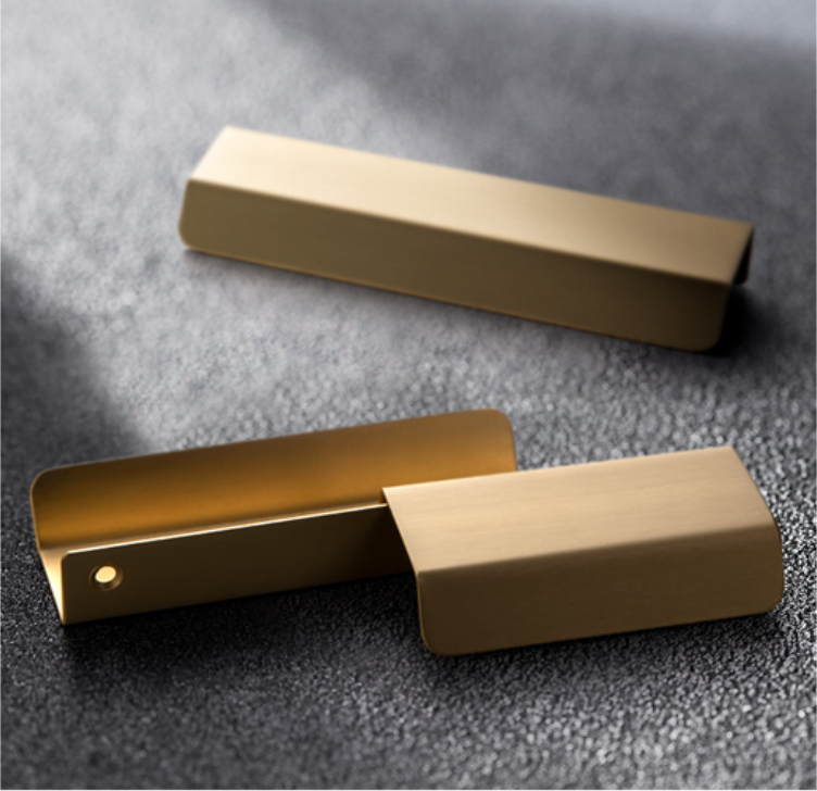 Wholesale Minimalist Kitchen Bar Furniture Door Cabinet Hardware Hidden Brass Gold Lip Pulls Drawer Handles