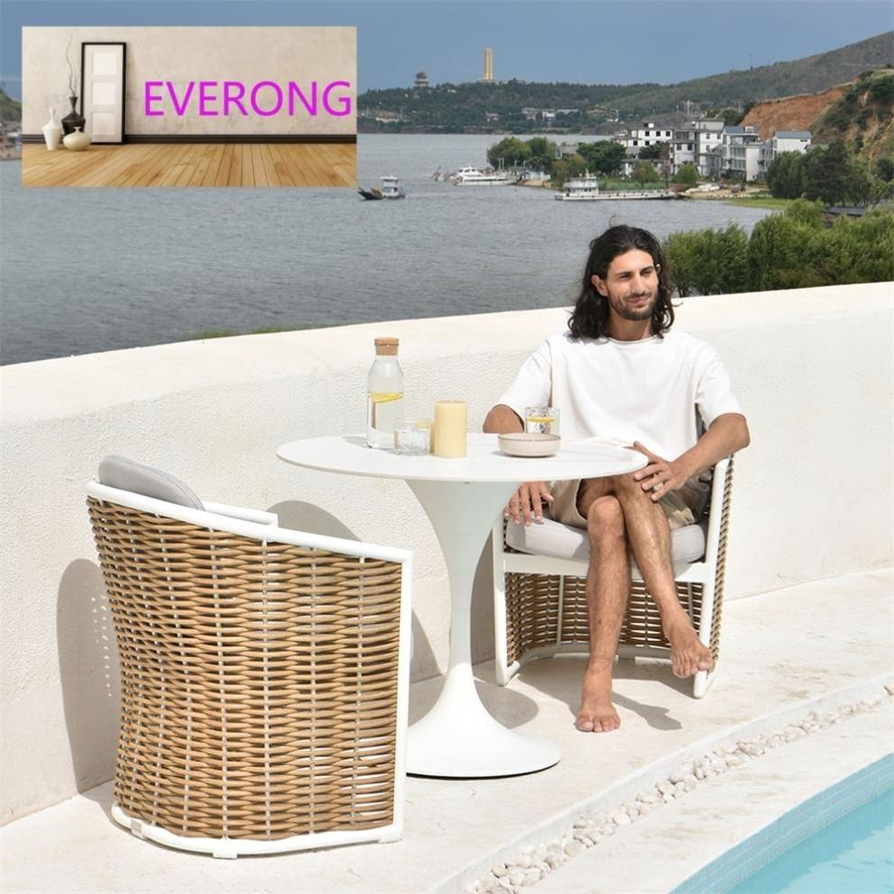 everong Luxury Hotel Furniture Balcony Bistro Set Rattan Garden Furniture Outdoor Table And Chair Set For Balcony