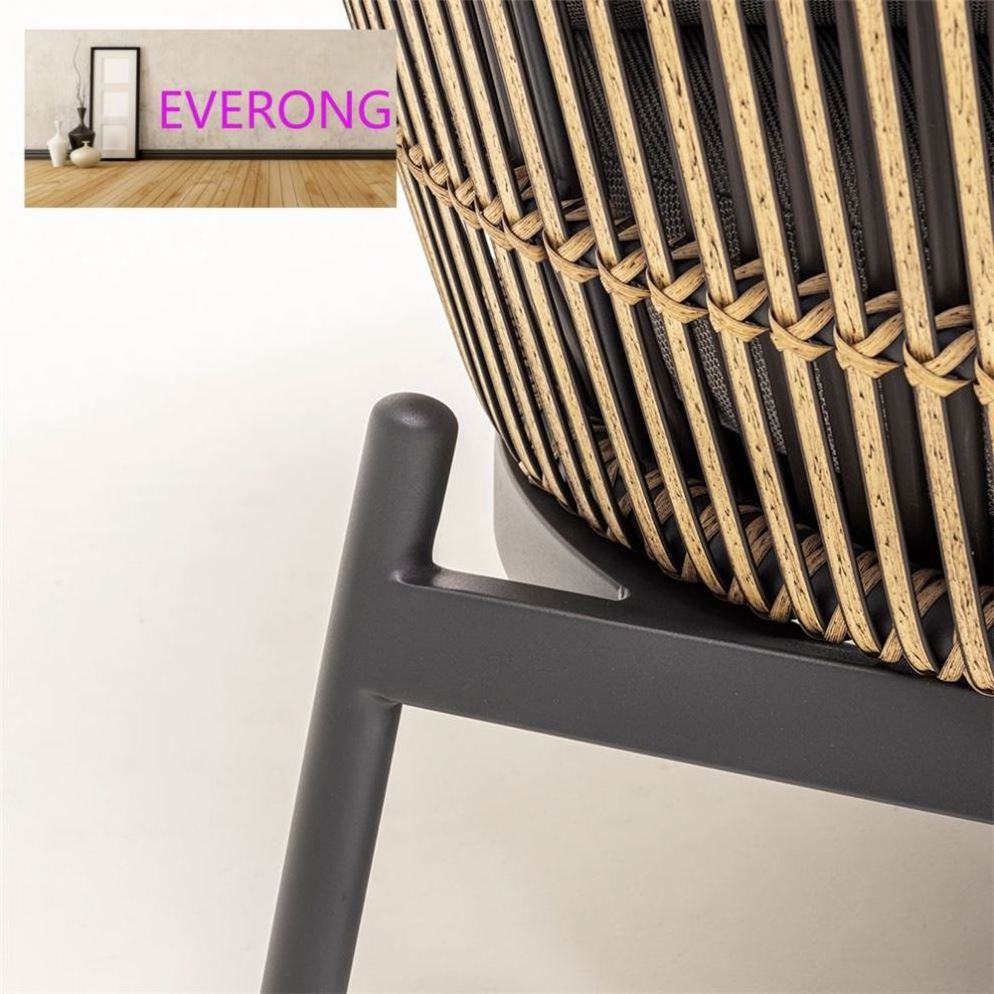 everong High-end Hotel Furniture 5 Star Modern Poolside Sunbeds Swimming Pool Furniture Rattan Daybed Outdoor