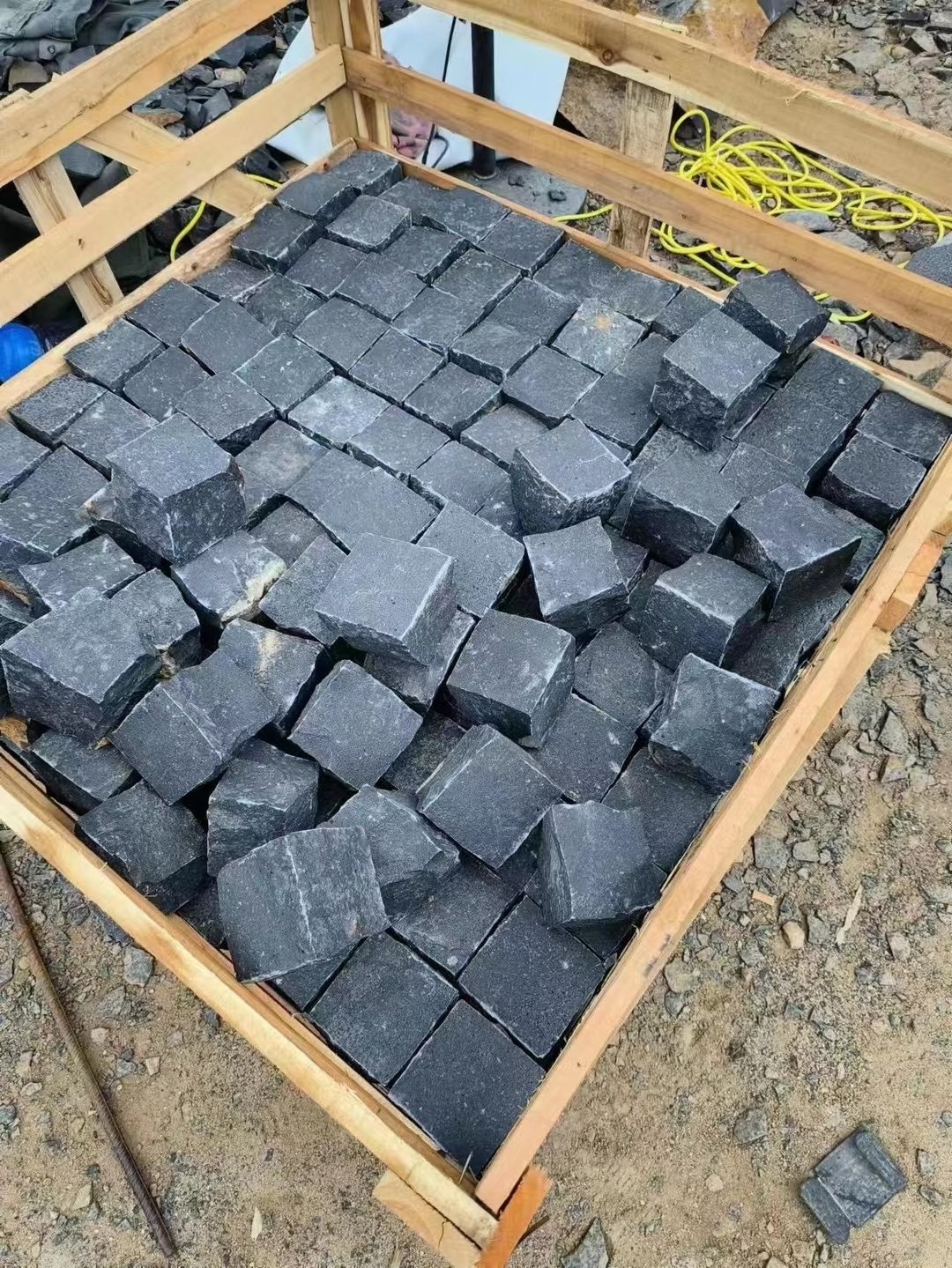 Zhangpu Black Granite Cubes Flamed Surface Cobble stones 10x10 cm Sawn Edges Driveway Parking Pavers Wholesale Paving