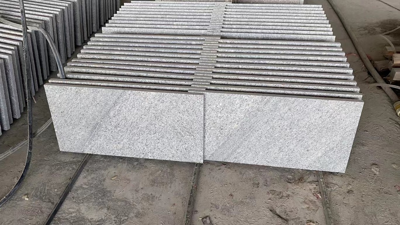 Cloudy Grey Flamed Polished Grey Natural Granite Paving Stone Outdoor Stair Step Granite Flooring Tile for Garden