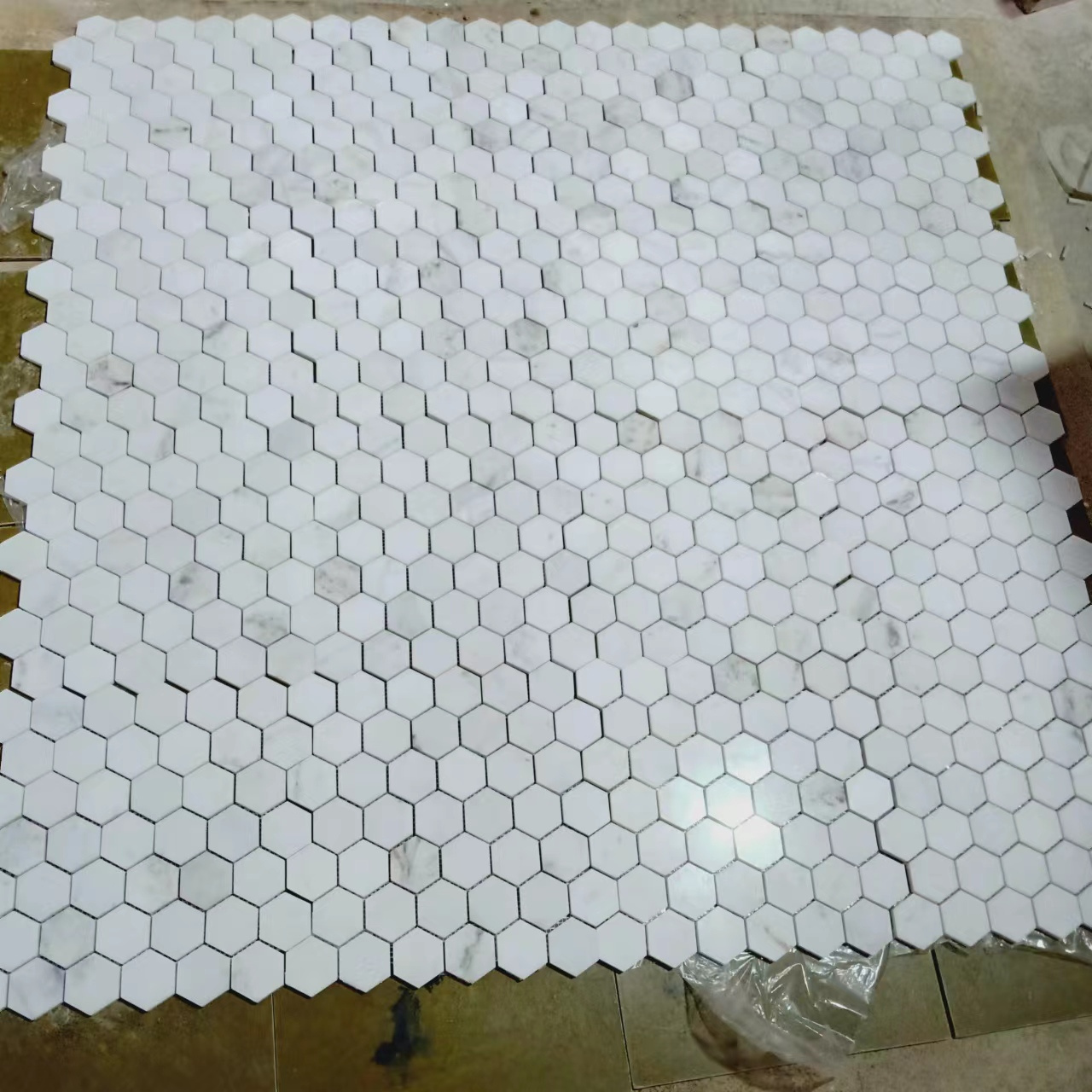 Fashion Design Natural Bianco Oro White Marble Stone Hexagon Mosaic Tile For Wall Decoration