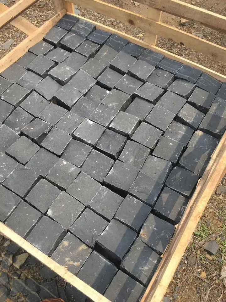 Zhangpu Black Granite Cubes Flamed Surface Cobble stones 10x10 cm Sawn Edges Driveway Parking Pavers Wholesale Paving