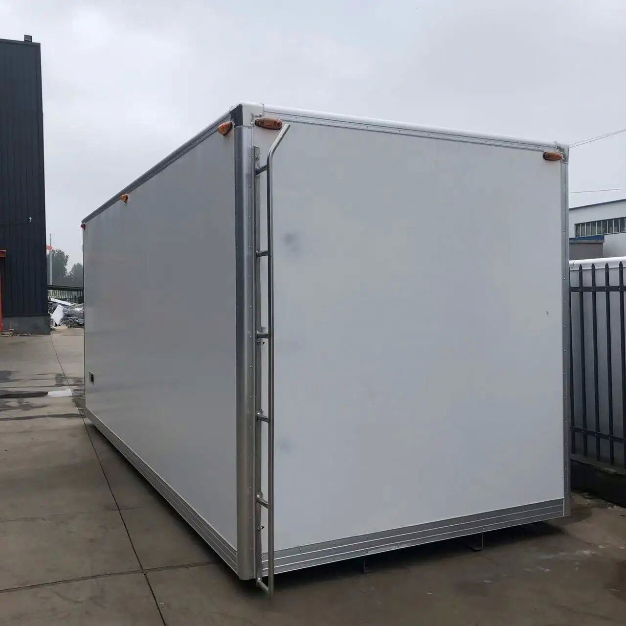 Dongfeng hot sale truck van box body refrigerated containers for sale