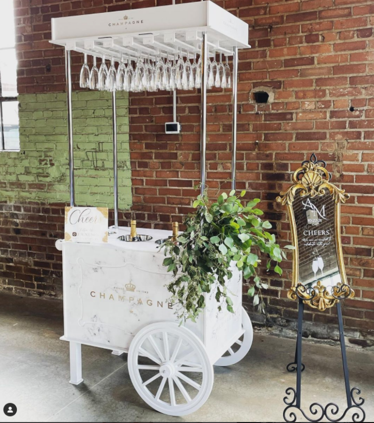 New Arrival Modern Style Desert Candy Champagne Cart Wedding Decoration Champagne Cart for Event Wheels