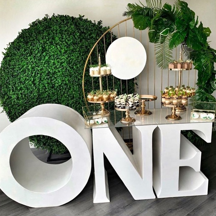 High Quality Custom Iron material neon White LOVE Luxury Lettered Table for wedding party event decoration