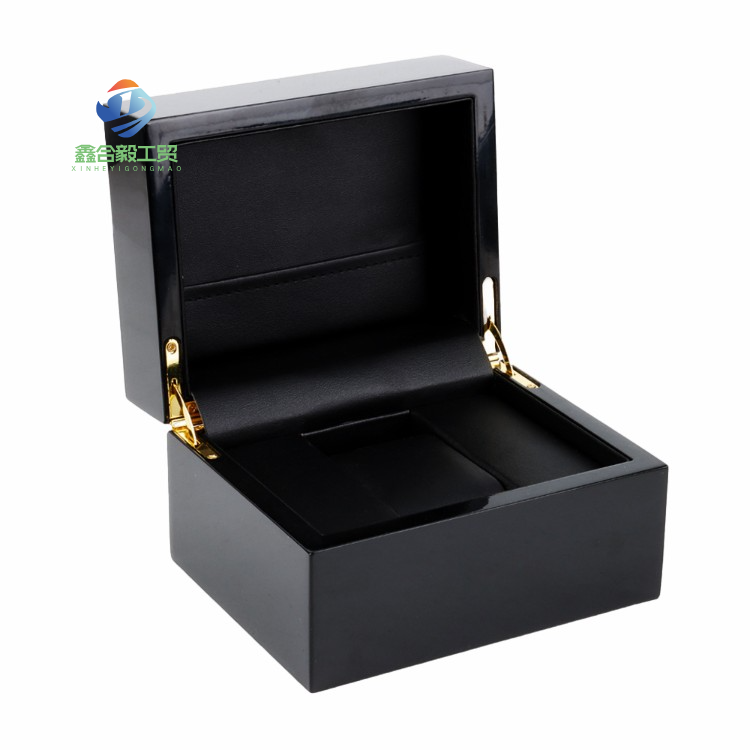 Wholesale High Quality Luxury Watch Case Custom Logo Watch Packaging Box Red and Black Wooden Watch Case