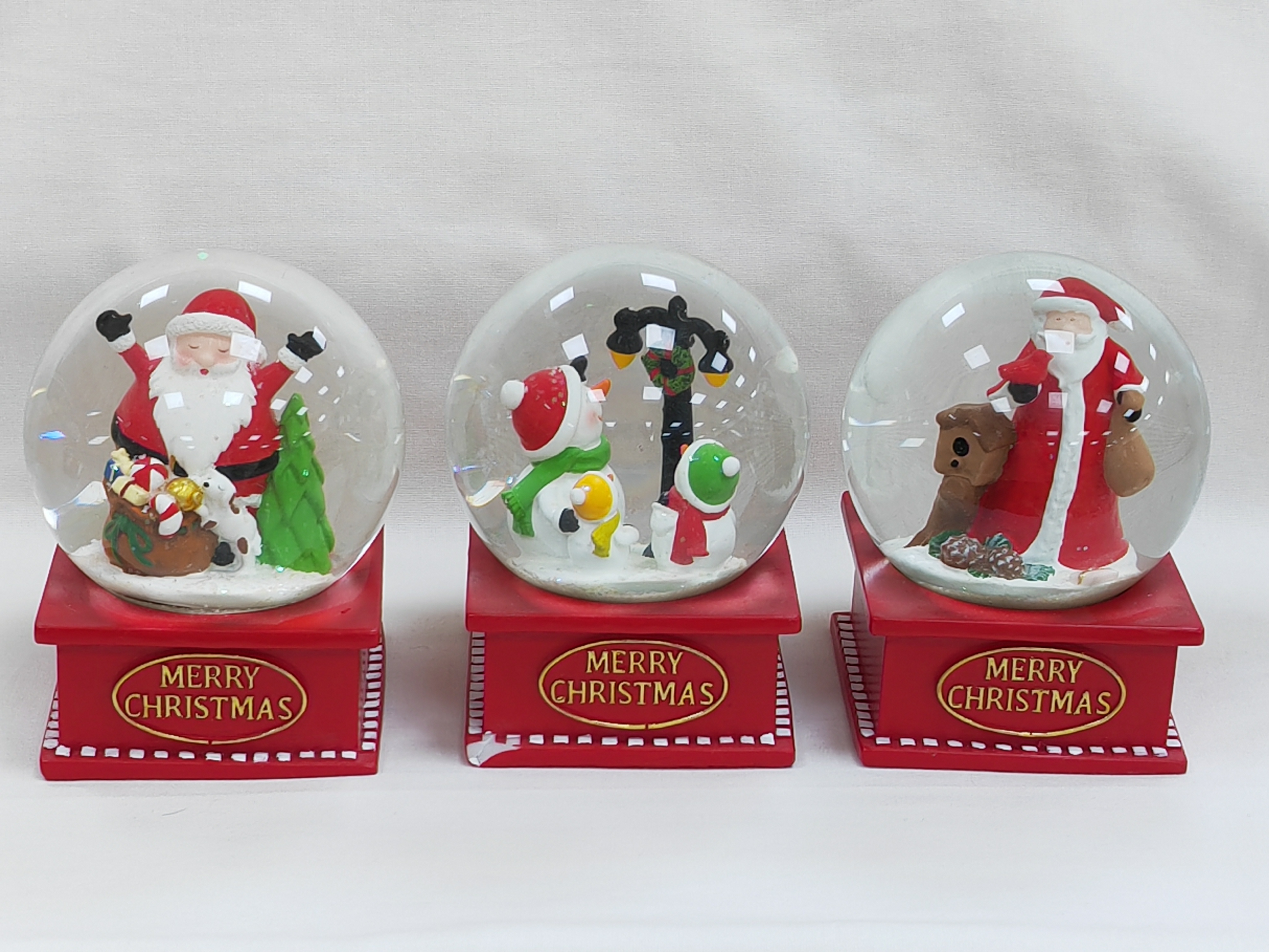 Custom resin snow globes glass hand painted polyresin christmas water globe with Music or Led