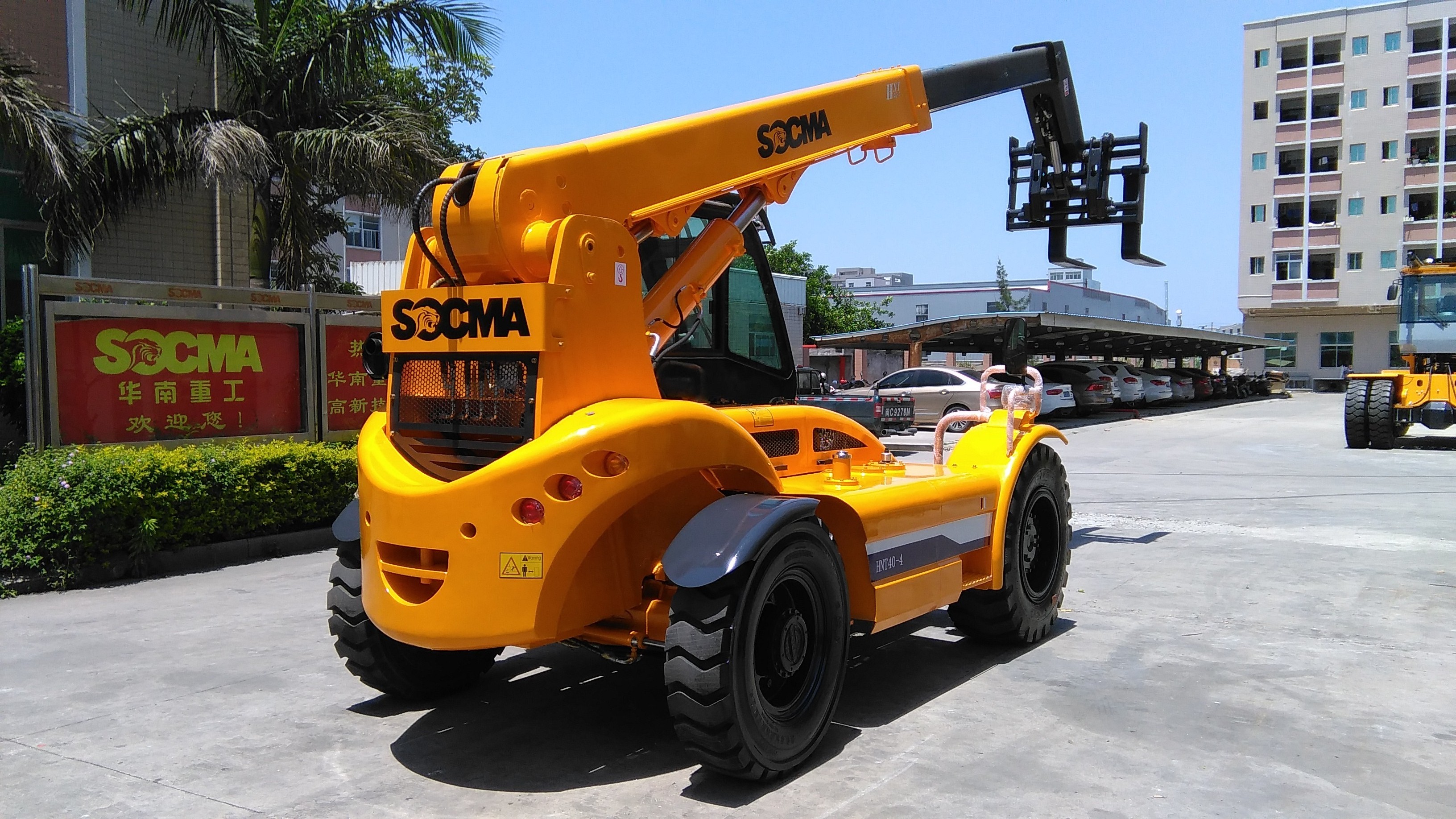 SOCMA 3 Ton 7 Meters Telehandler Diesel Engine Customized Cummins Engine Forklift Telescopic Forklift Mini Engine Model Small