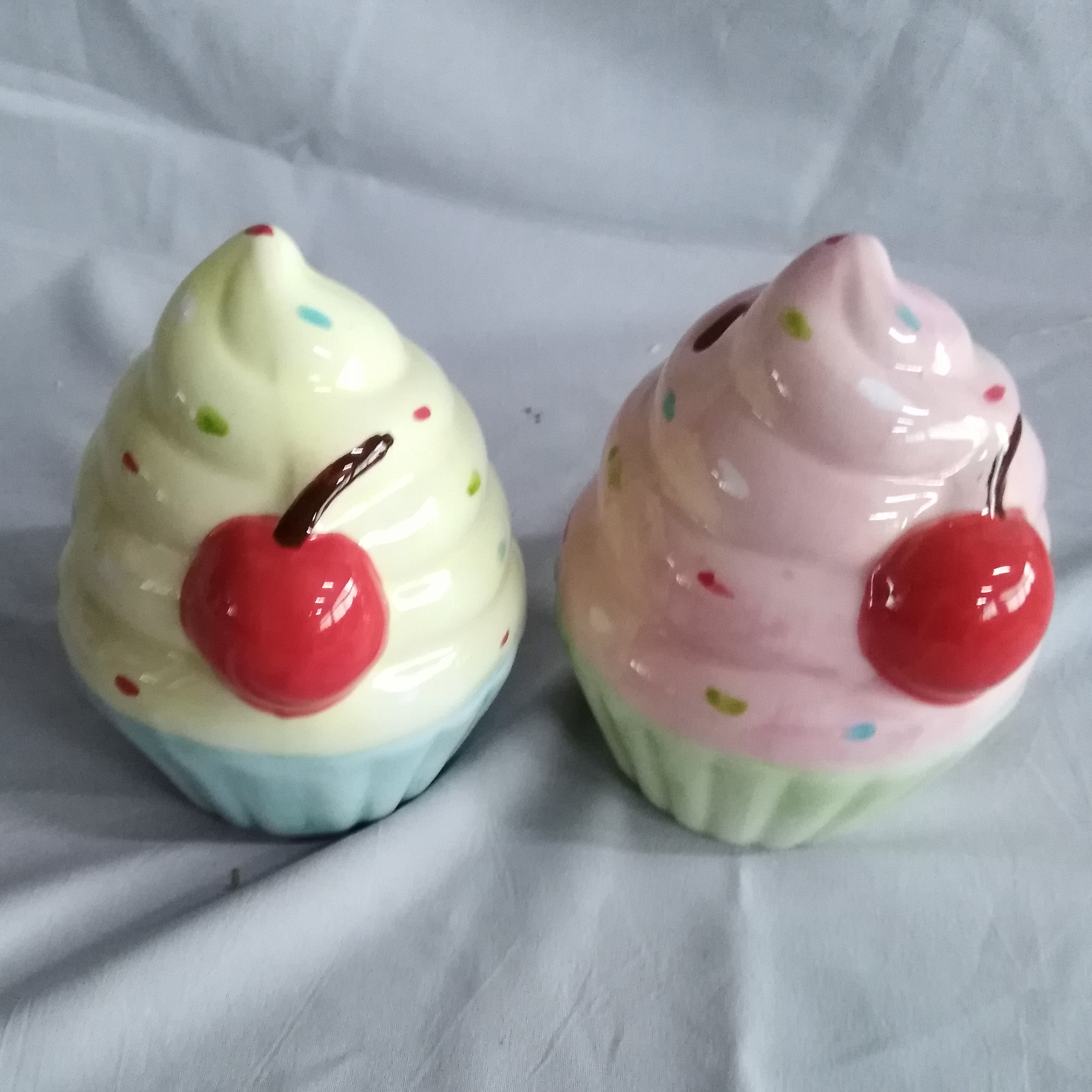 Cute Ceramic Piggy Bank Cup Cake Shape Custom Coin Banks Lovely Popular Money Box for Kids