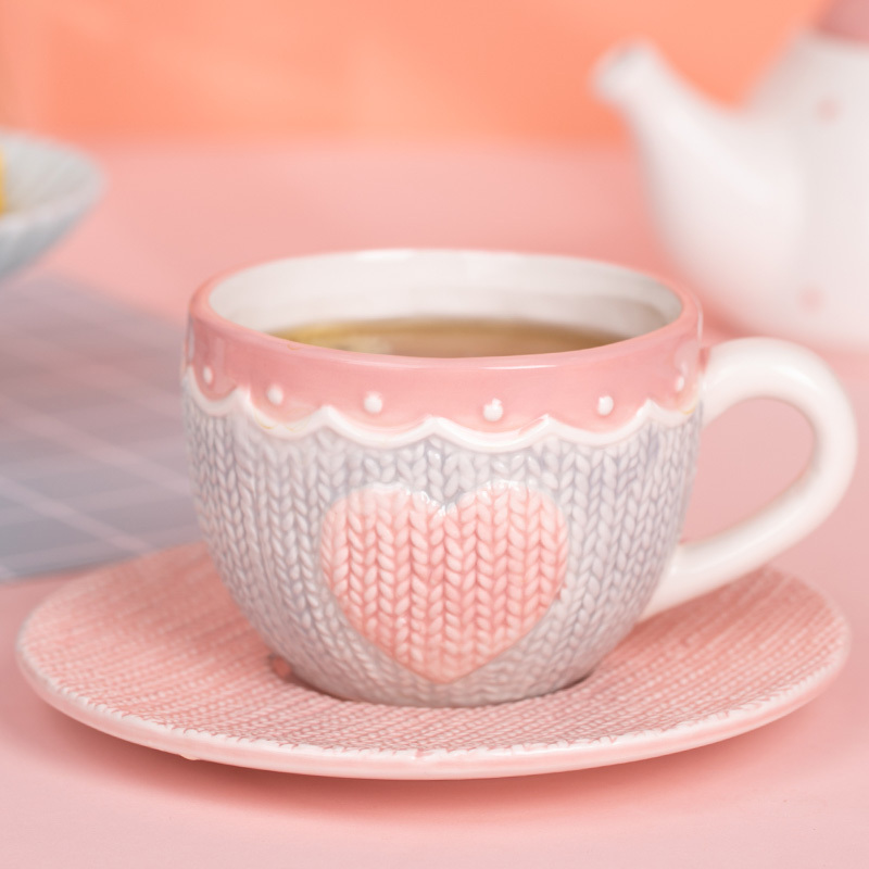 Porcelain teacup Set Teapot Fruit teapot and teacup set Decorated with luxurious ceramic teapot with cup and saucer