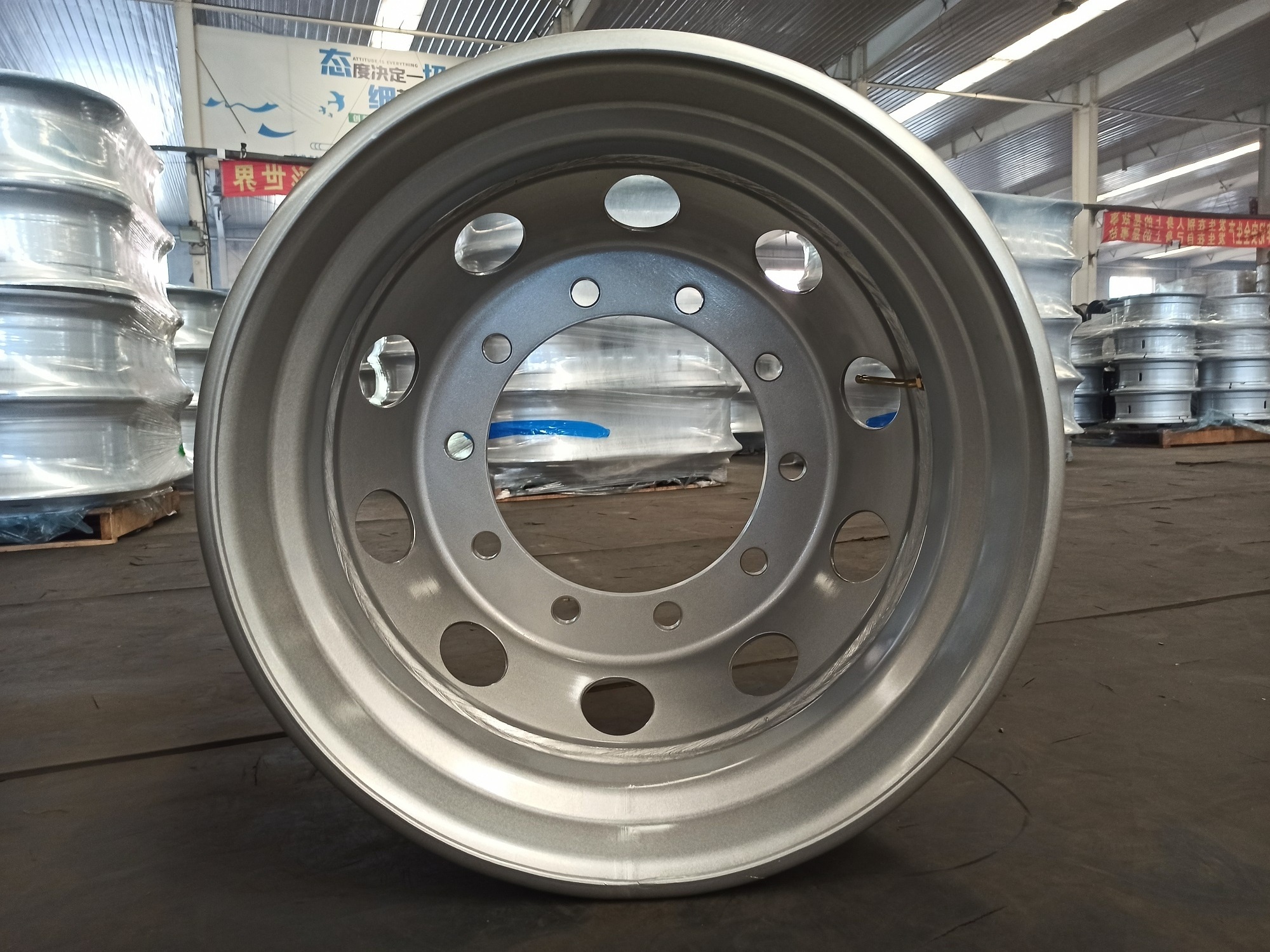 22.5 x 8.25 truck wheel rim 19.5 with 10 hole x9.00