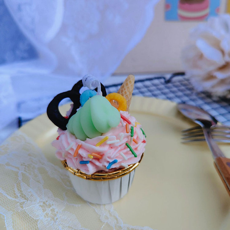 Creative Birthday Gift Props Cake Ice Cream Candle Modern Marshmallow Scented Candles Soy Wax Biscuit Cupcake Candle