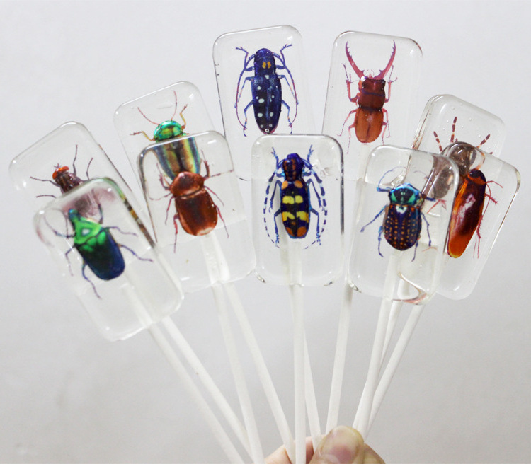 New Design Insect lollipop And Creativity Edible Amber Spoof Handmade Bugs Lollipop Halloween Sugar Free Candy Lollipop