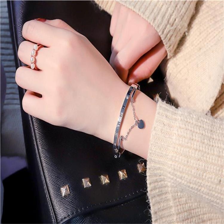 Cheap Heart Tassel Pendants Roman Numeral Femme Fashion Jewelry Fake House Arrest Love Charm Bracelets & Bangles