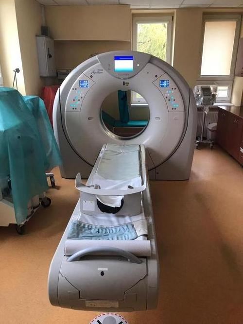 Used Medical Toshiba CT Aquilion 160 slice computed tomography scanner scan machine