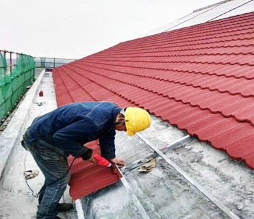 metal roof price philippines tiles/stone chips coated metal roof tile/metal tile roofing