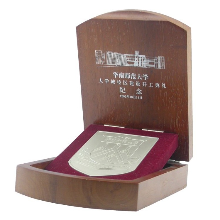 Metal Trophy Wall Award Plaques Honor Shields Sport And Wooden Plaque With Stainless Steel Plate Shield