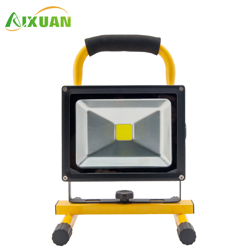 Aixuan Portable Outdoor Waterproof Garden IP65 66 10w 20w 30w 40w Rechargeable Camping LED Flood Light Car Charge Light