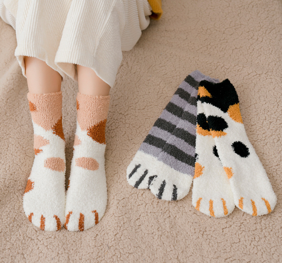 Hot sell cute cat claws coral velvet fluffy fuzzy socks women winter warm floor slipper socks