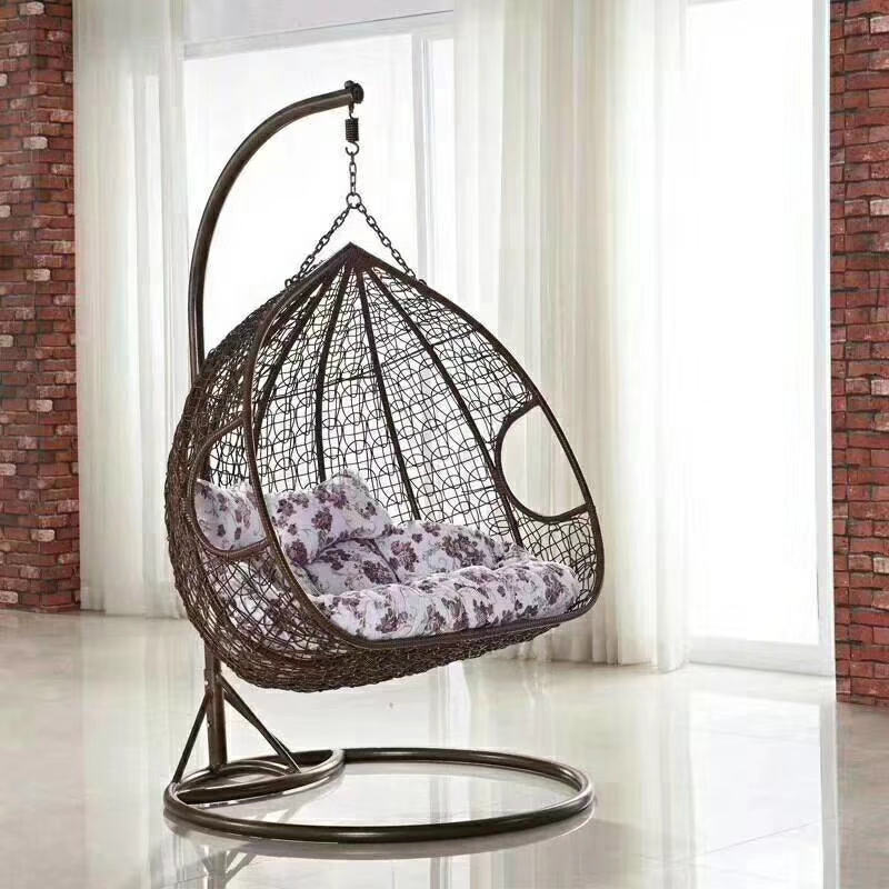 Outdoor wicker round furniture egg chair hanging swing rattan pod egg chair swing patio bali rattan furniture