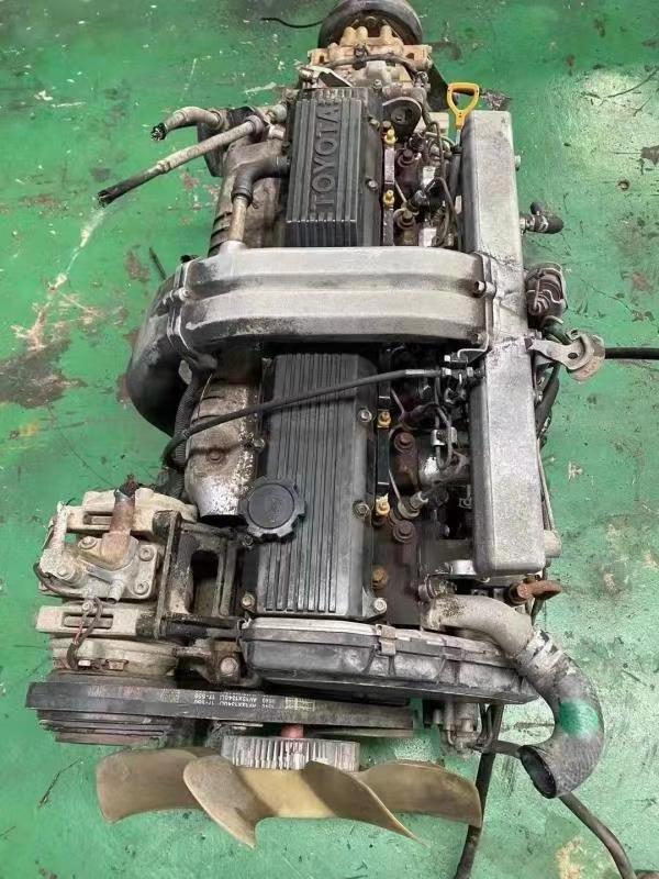 Used Original 1HZ Diesel Engine With Gearbox For Toy ota Land Cruiser And Coster Bus 1RZ 2RZ 3RZ 1HZ 1HD 1FZ 2TR 14B 15B Engine