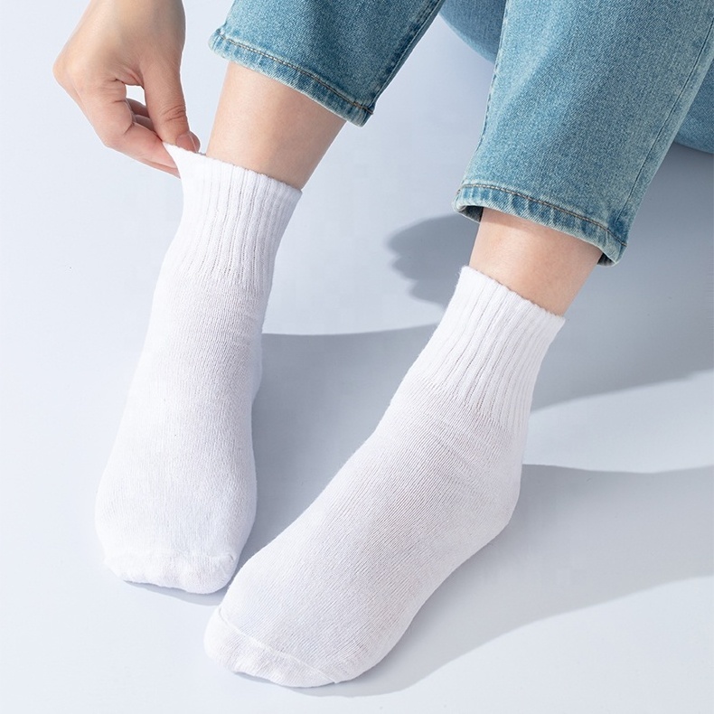 High Crew Length Disposable Travel Socks for Men and Women Unisex Sheer Pattern Thick Polyester Cotton Disposable Socks