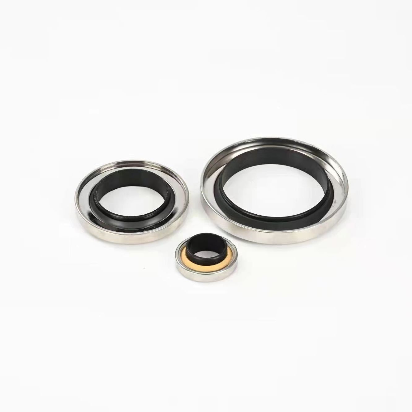 The front and rear bearing shaft oil seals are double-lip oil seal compressor maintenance parts