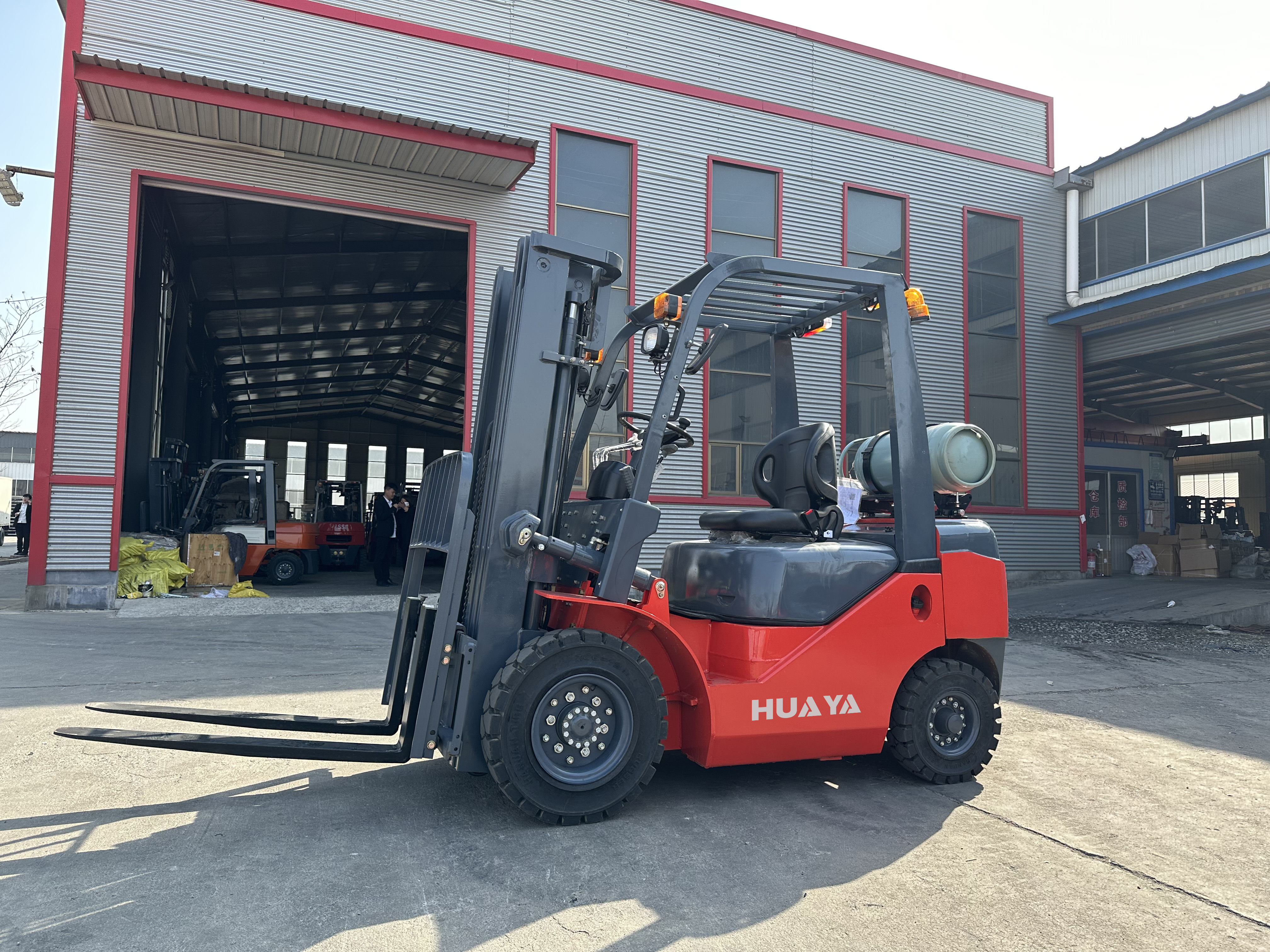 China HUAYA 3 ton 2 ton CPCG30 Double pipe liquefied petroleum gas lpg gas 3000 kg propane Gasoline forklift Optional Nissan K25