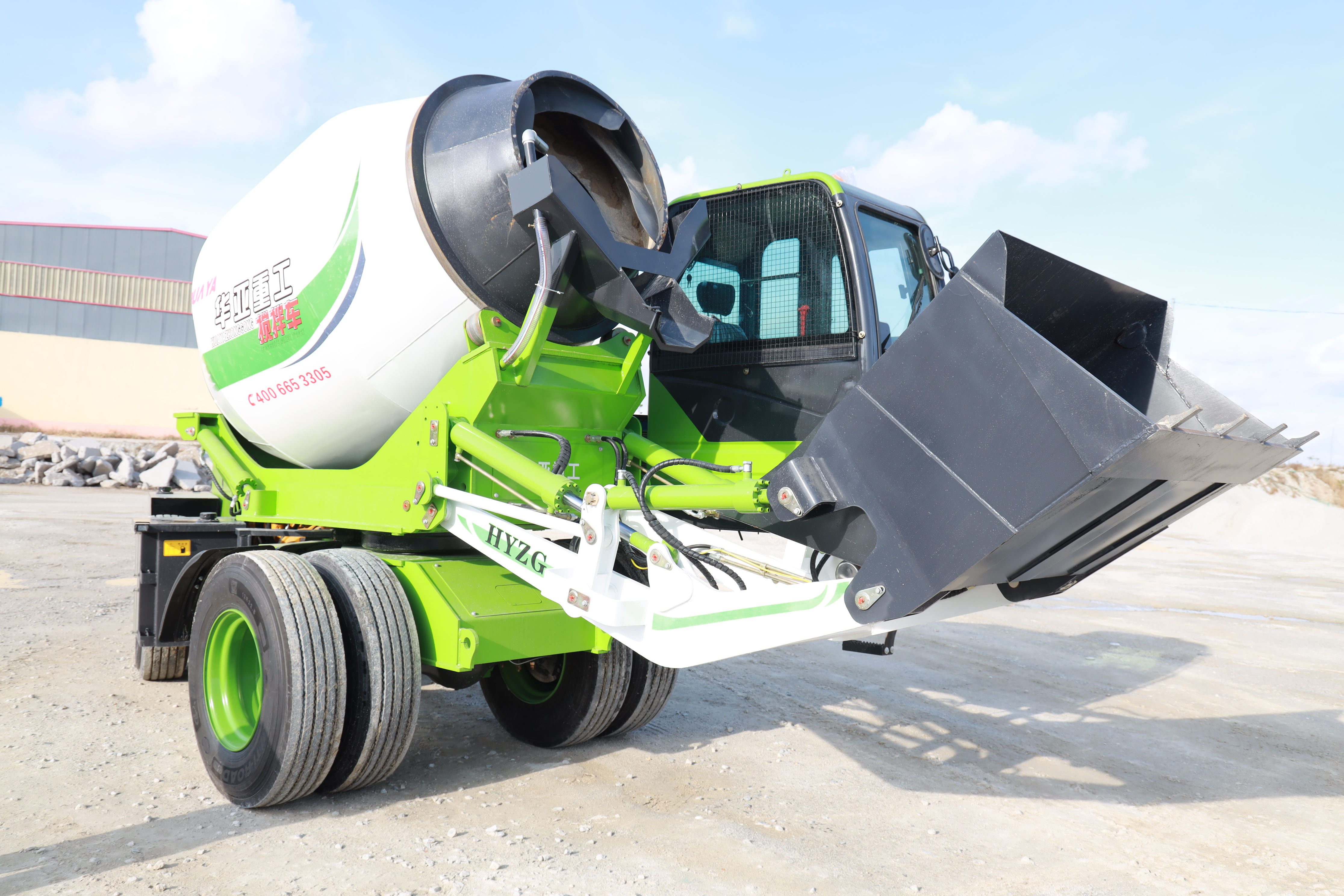 HUAYA 1.5 - 6.5 cube self loading Concrete Mixer 270 degree rotatable Concrete mixer 55kw with CE